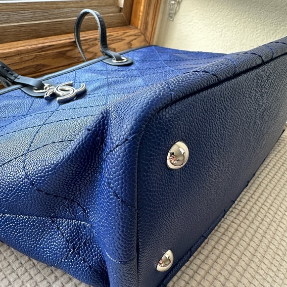 Chanel Blue Caviar Large Tote EUC - Picture 6 of 13